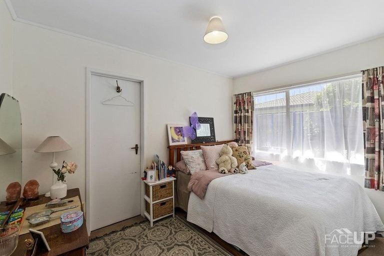 Photo of property in 1/14 Ti Nana Crescent, Henderson, Auckland, 0610