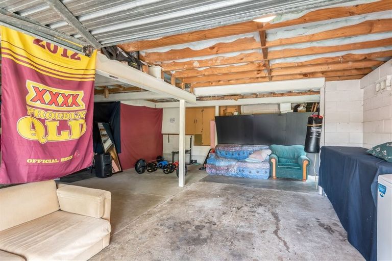 Photo of property in 2/35 Birman Close, Half Moon Bay, Auckland, 2012