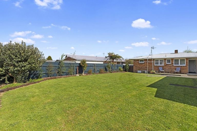 Photo of property in 99 Mount View Road, Melville, Hamilton, 3206