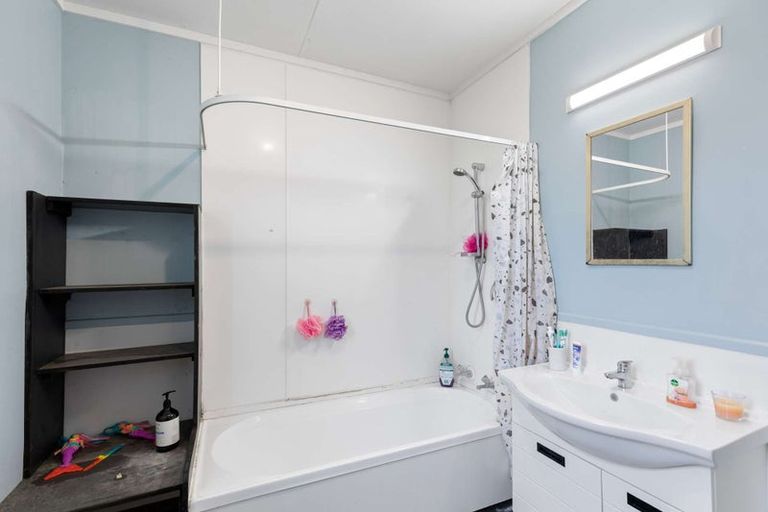 Photo of property in 1 Wakefield Street, Whanganui East, Wanganui, 4500