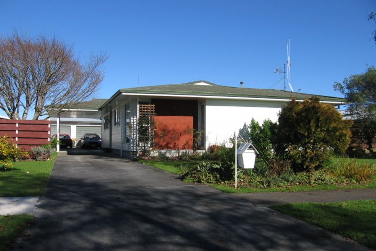 Photo of property in 10 Abraham Crescent, Milson, Palmerston North, 4414