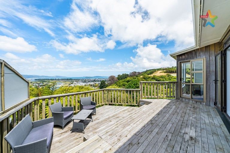 Photo of property in 15 City View Grove, Harbour View, Lower Hutt, 5010