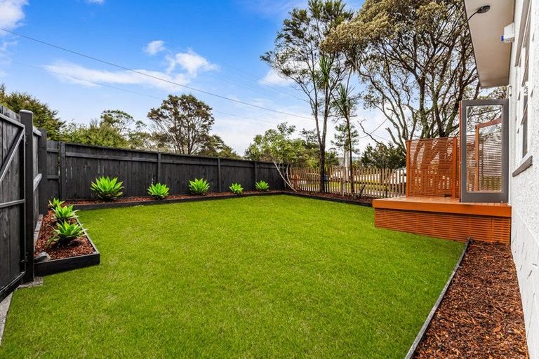 Photo of property in 1/27 Withers Road, Glen Eden, Auckland, 0602