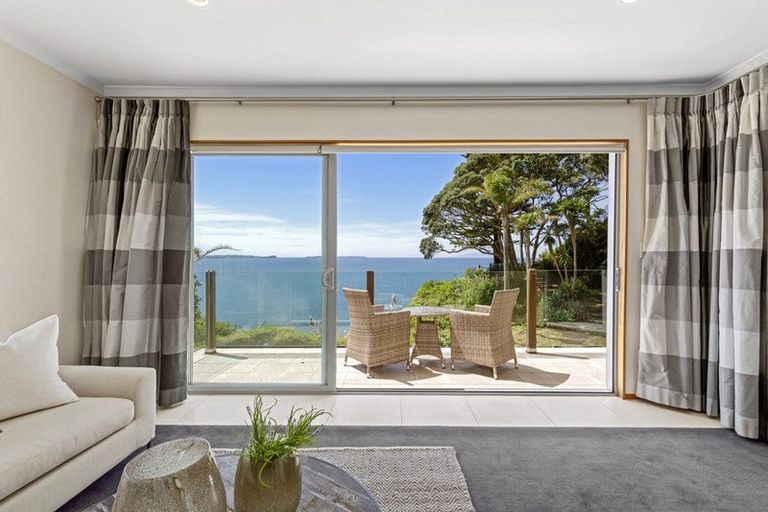 Photo of property in 24 Cliff Road, Torbay, Auckland, 0630