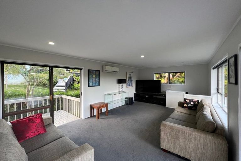 Photo of property in 2/18 Simon Ellice Drive, Bayview, Auckland, 0629