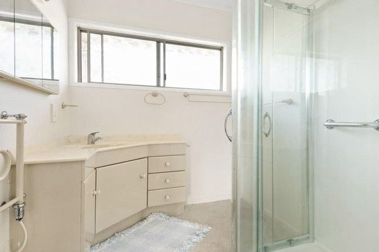 Photo of property in 2/25 Mccrystal Avenue, Bucklands Beach, Auckland, 2012