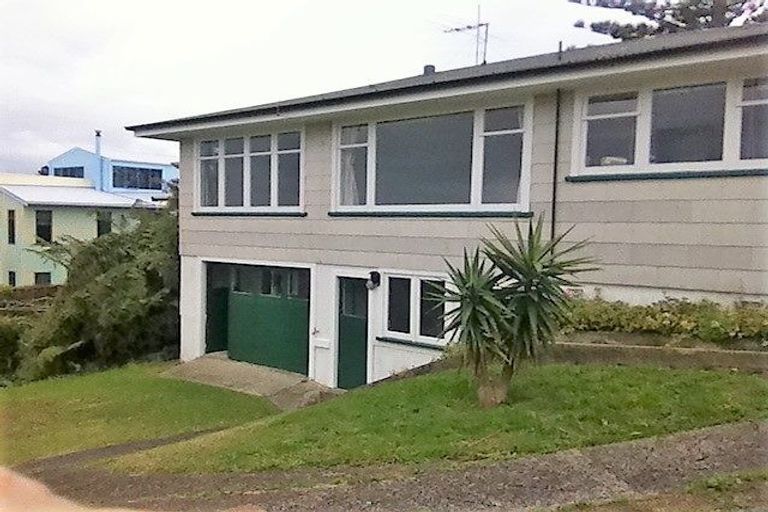 Photo of property in 90 Knights Road, Rothesay Bay, Auckland, 0630