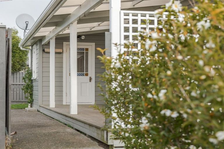 Photo of property in 9 Queen Street, Westport, 7825