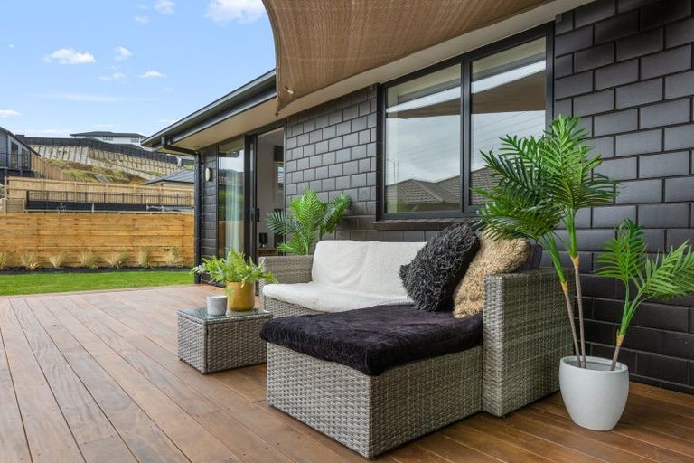 Photo of property in 5 Ruru Lane, Hurworth, New Plymouth, 4310