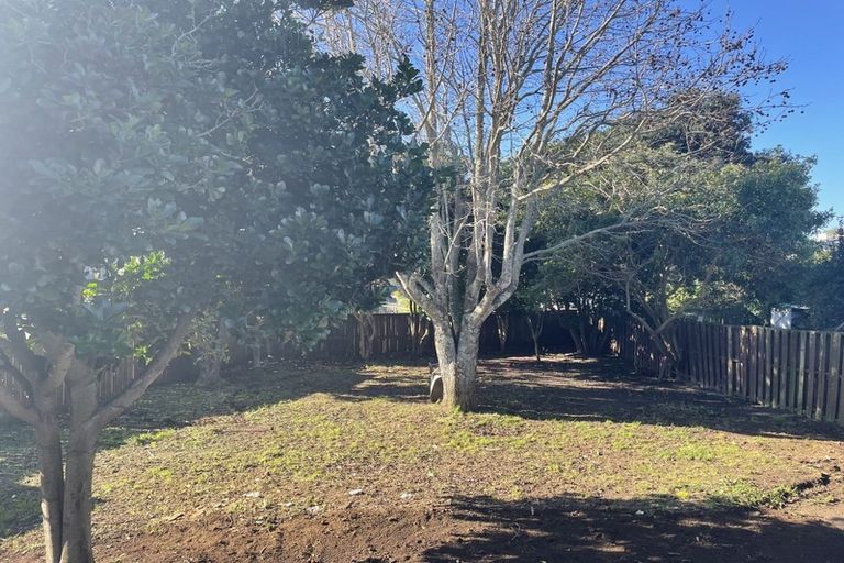 Photo of property in 56 Beechdale Crescent, Pakuranga Heights, Auckland, 2010