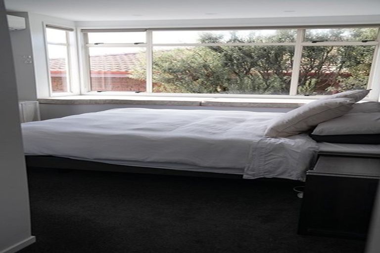 Photo of property in 1/2 Ocean View Road, Milford, Auckland, 0620