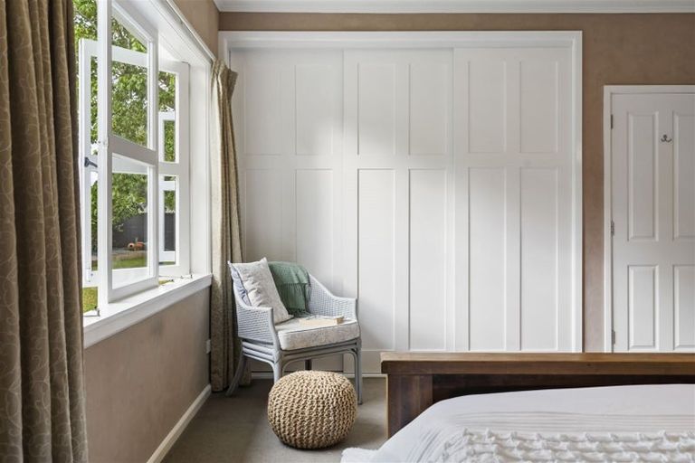 Photo of property in 2/43a Stanley Point Road, Stanley Point, Auckland, 0624