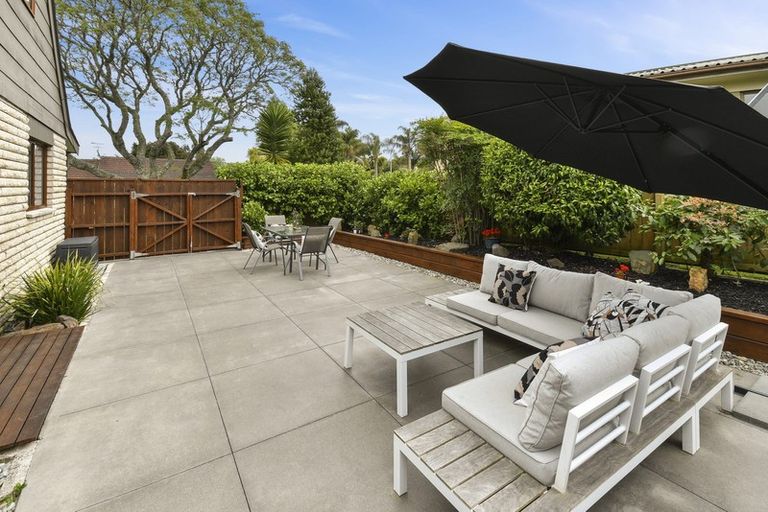 Photo of property in 10 Dalkeith Place, Opaheke, Papakura, 2113