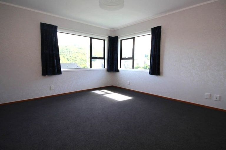 Photo of property in 42-44 David Crescent, Karori, Wellington, 6012
