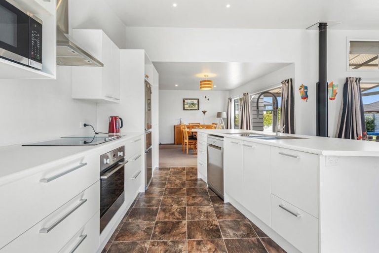 Photo of property in 22 Sando Way, One Tree Point, 0118