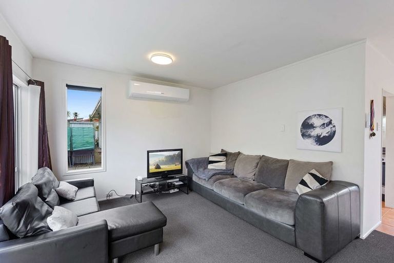 Photo of property in 16 Eruini Street, Waikanae Beach, Waikanae, 5036