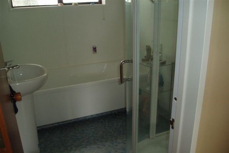 Photo of property in 9b Te One Place, Redwood, Christchurch, 8051