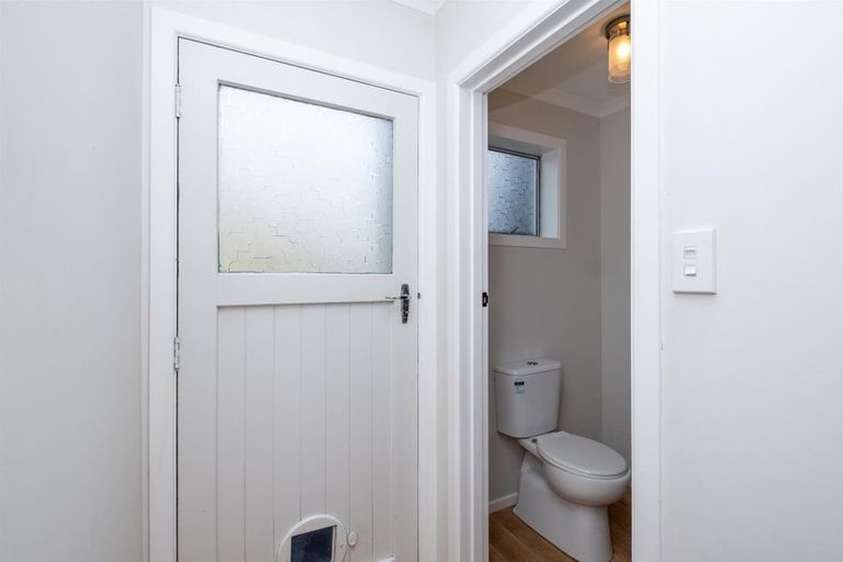 Photo of property in 17 Oberon Street, Stratford, 4332