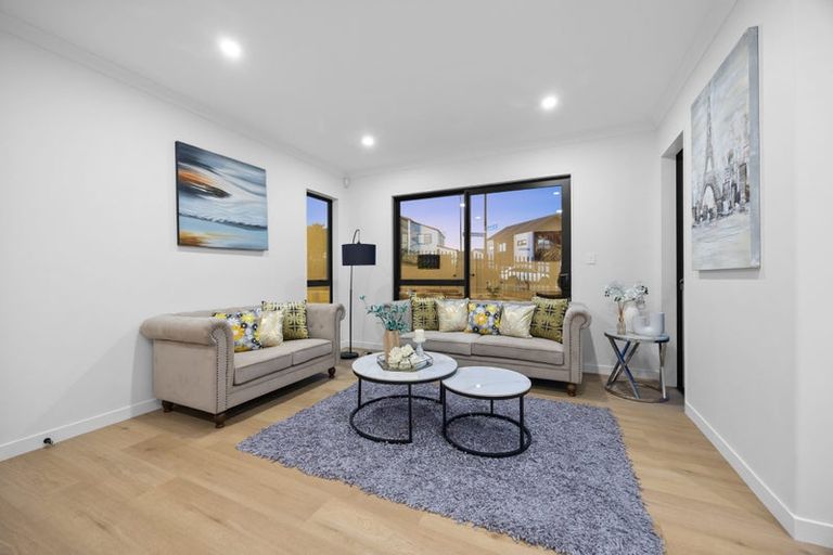 Photo of property in 2 Laurel Drive, Rosehill, 2113