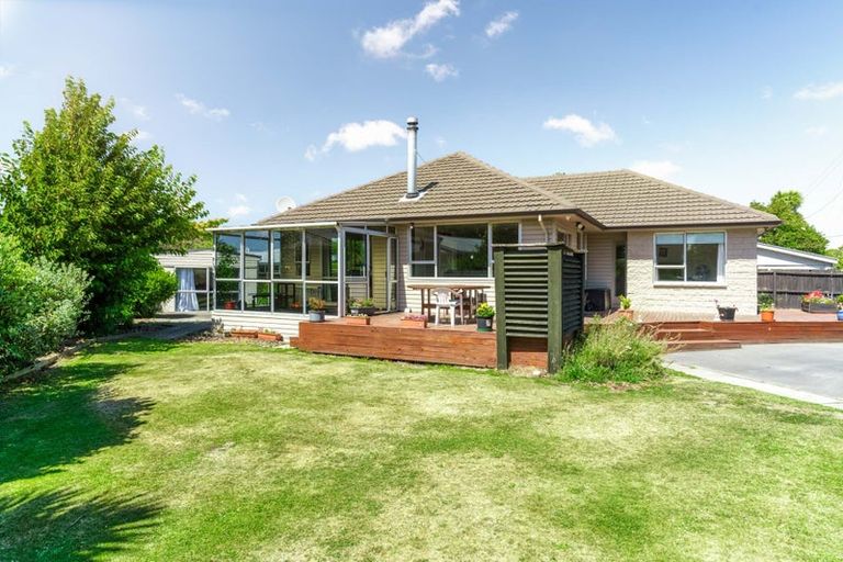 Photo of property in 30 Greendale Avenue, Avonhead, Christchurch, 8042