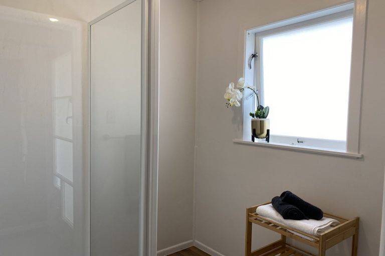 Photo of property in 4 Keats Place, Blockhouse Bay, Auckland, 0600