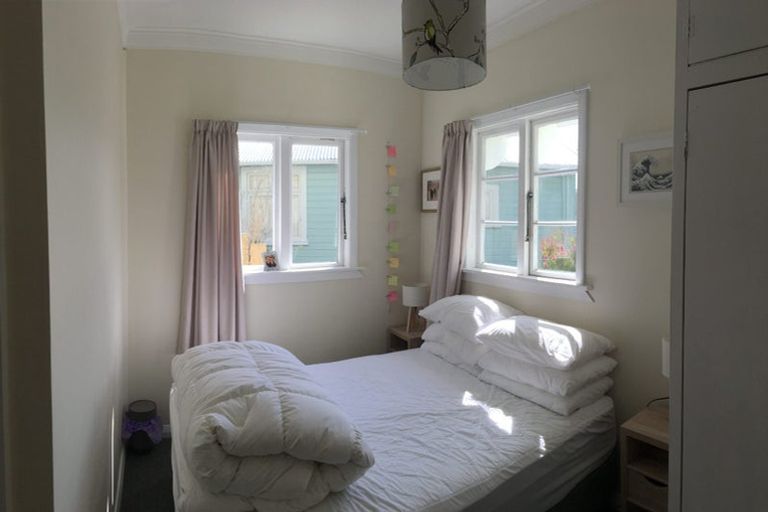 Photo of property in 40 Jackson Street, Island Bay, Wellington, 6023