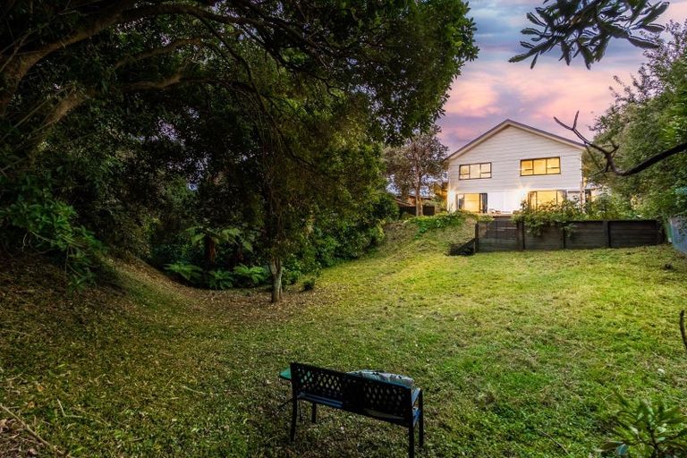 Photo of property in 50 Dale Road, Raumati South, Paraparaumu, 5032
