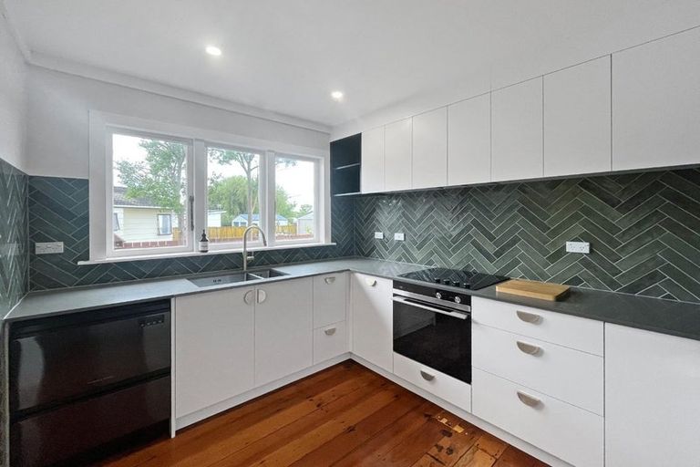 Photo of property in 10 Tawa Street, Tokomaru, Palmerston North, 4474