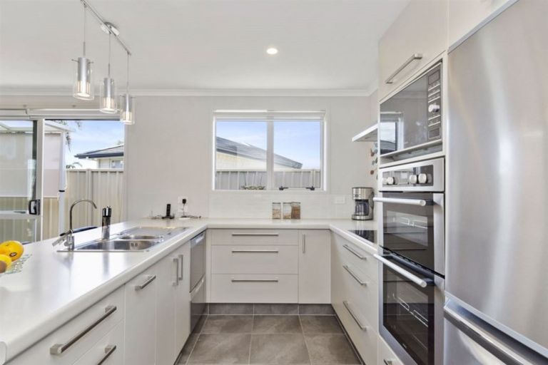 Photo of property in 1 Catamaran Way, Papamoa Beach, Papamoa, 3118