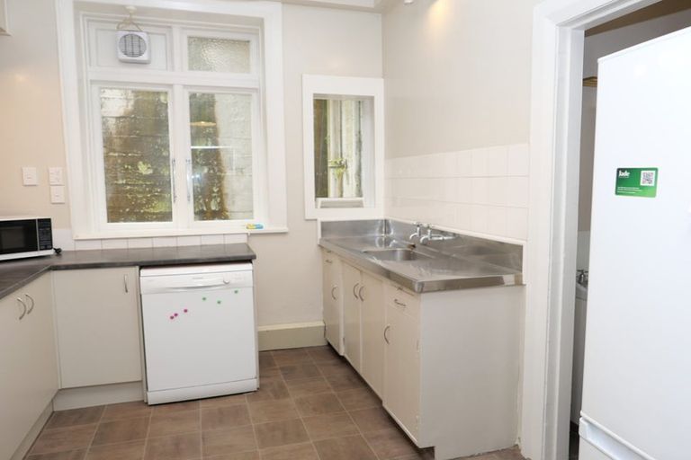 Photo of property in 84a Salamanca Road, Kelburn, Wellington, 6012