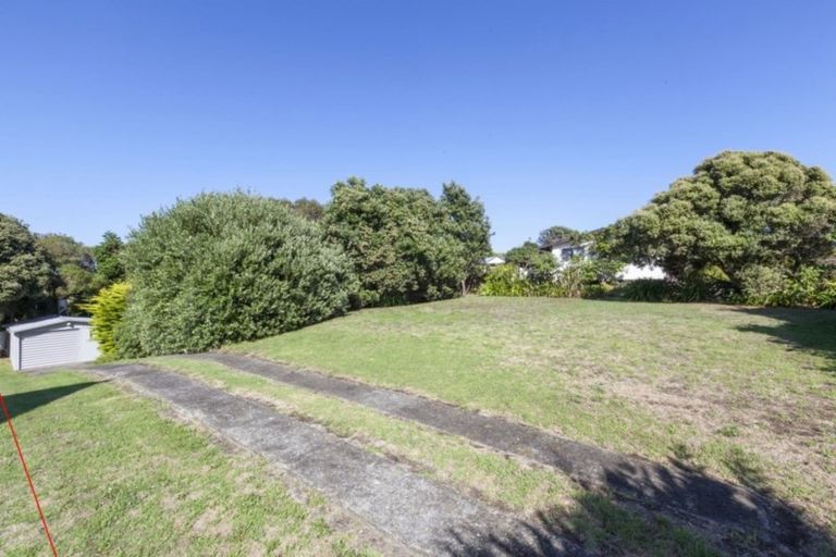 Photo of property in 44 Freyberg Crescent, Waikanae Beach, Waikanae, 5036