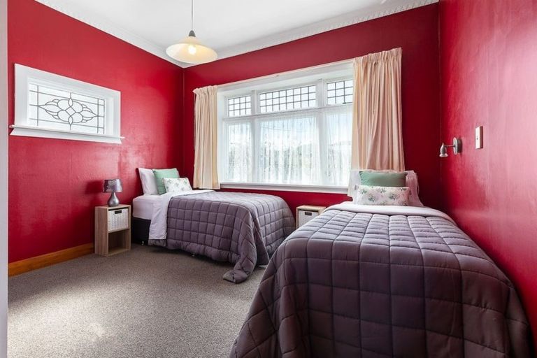 Photo of property in 61 Tauhinu Road, Miramar, Wellington, 6022