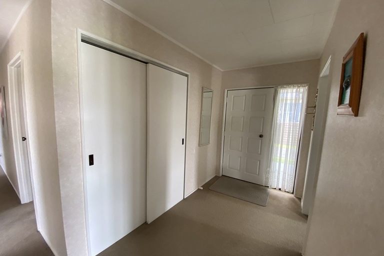 Photo of property in 24 Graham Street, Eltham, 4322