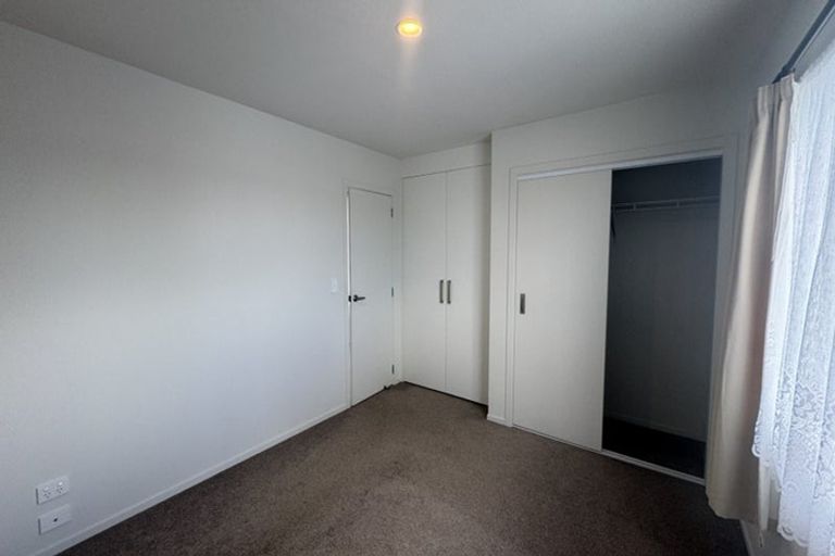 Photo of property in 21 Wharetana Crescent, New Lynn, Auckland, 0600