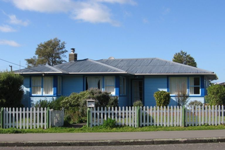 Photo of property in 11 Moore Street, Featherston, 5710