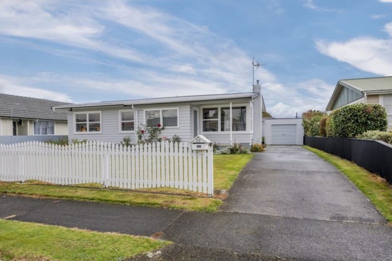 Photo of property in 33 Rugby Street, Levin, 5510