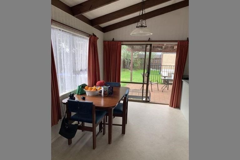 Photo of property in 8 Zenith Place, Conifer Grove, Takanini, 2112