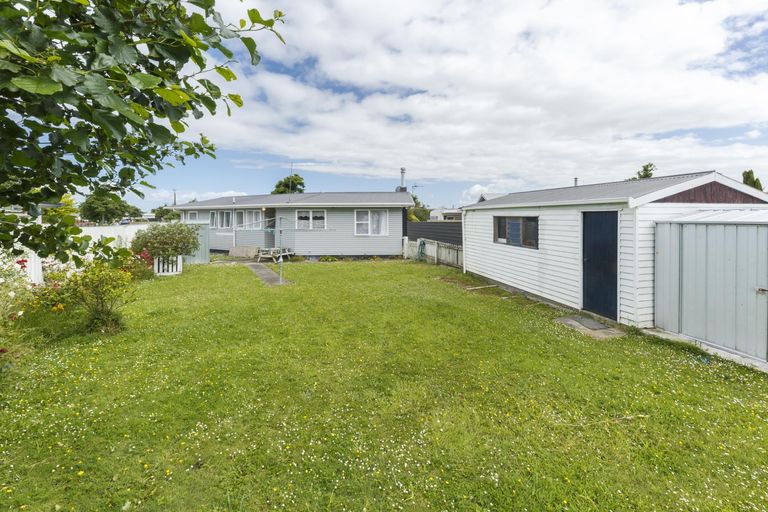 Photo of property in 26 Rhodes Drive, Kelvin Grove, Palmerston North, 4414