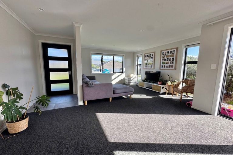 Photo of property in 6 Ratahi Way, Omokoroa, 3114
