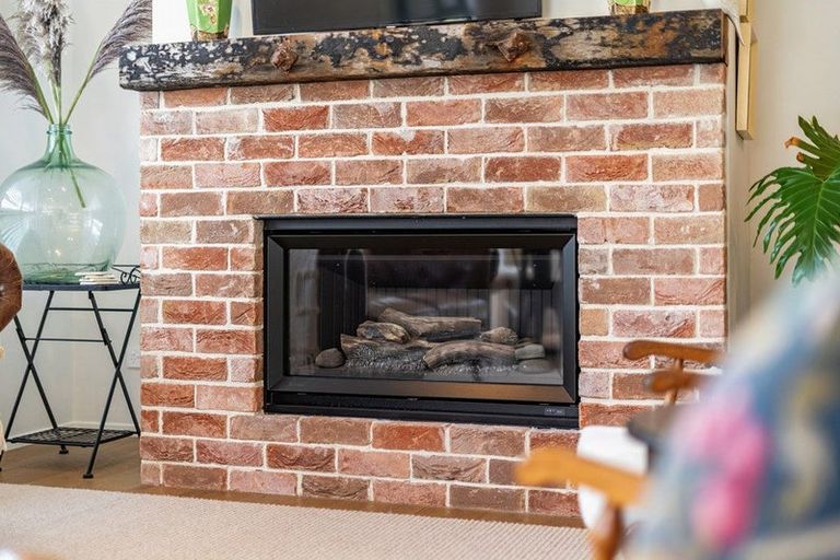 Photo of property in 21 Cynisca Crescent, Wallaceville, Upper Hutt, 5018