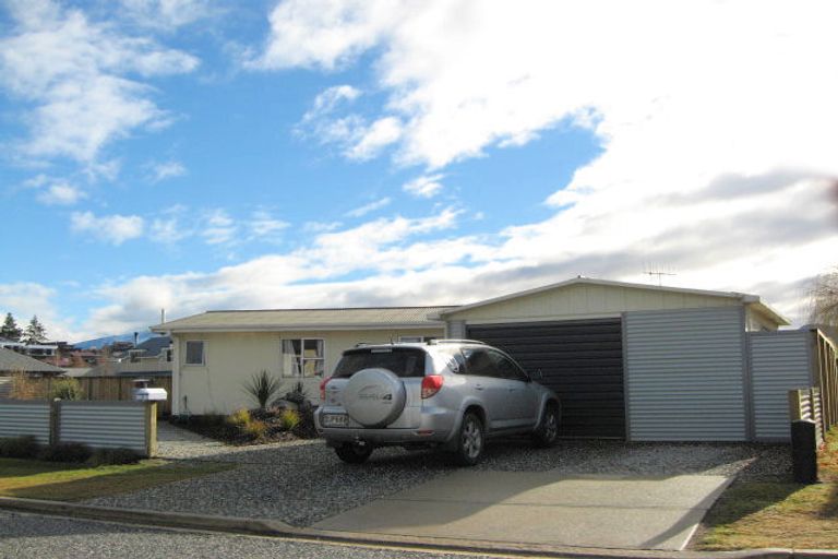 Photo of property in 1 Apollo Place, Wanaka, 9305