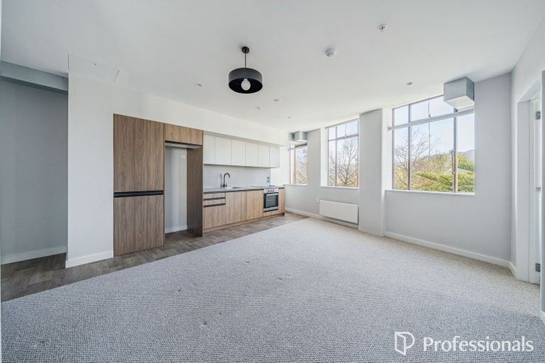 Photo of property in Unit 302,l3, 302/14 Laings Road, Hutt Central, Lower Hutt, 5010