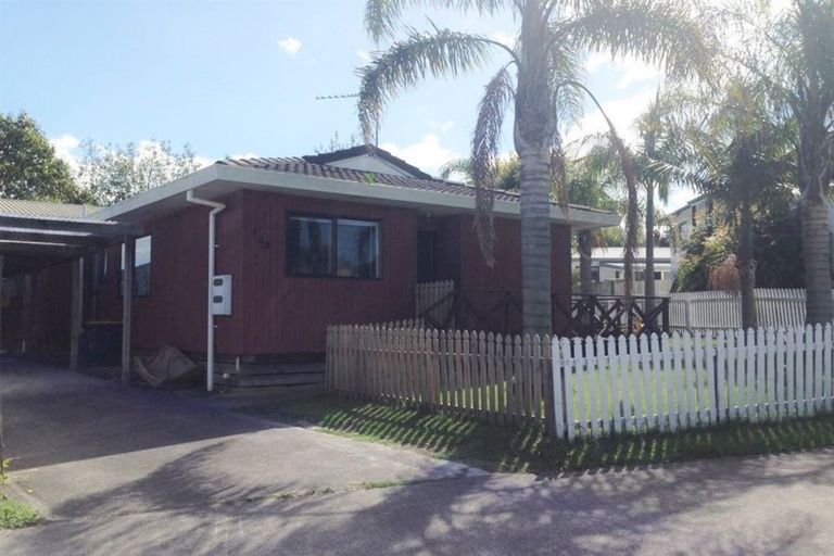 Photo of property in 1/109 Athena Drive, Totara Vale, Auckland, 0629