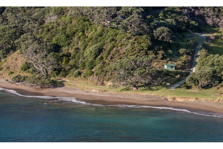 Photo of property in 356 Rockell Road, Whananaki, Hikurangi, 0181