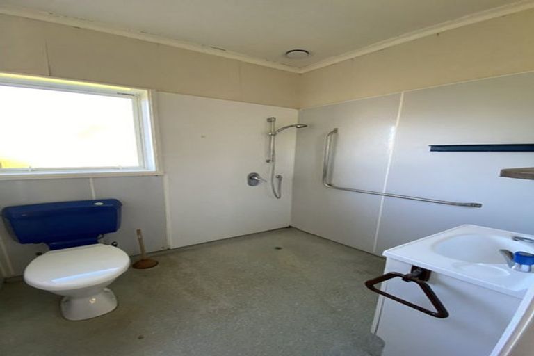 Photo of property in 16 Chester Road, Tawa, Wellington, 5028