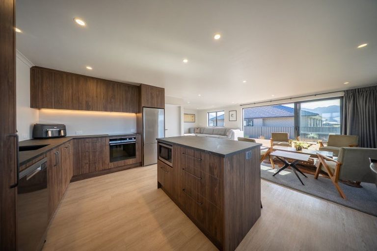 Photo of property in 22 Marakura Drive, Te Anau, 9600