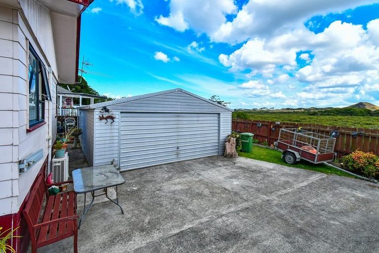 Photo of property in 36 Kopara Place, Clendon Park, Auckland, 2103