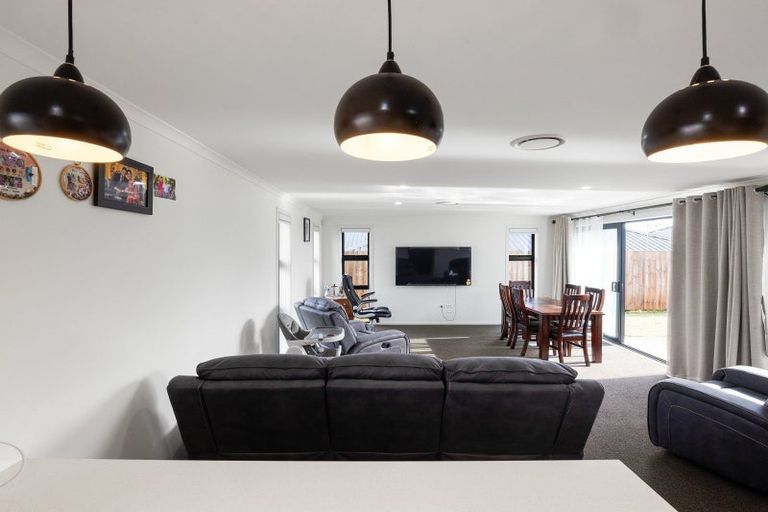 Photo of property in 28 Inuwai Street, Glenview, Hamilton, 3206