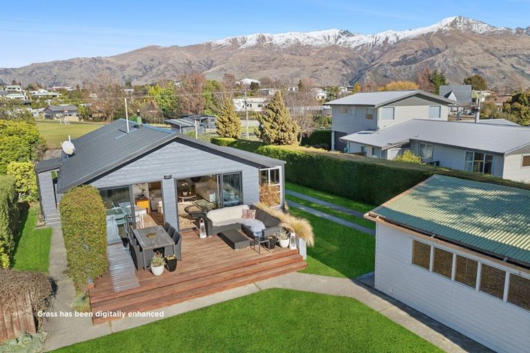 Photo of property in 140 Aubrey Road, Wanaka, 9305
