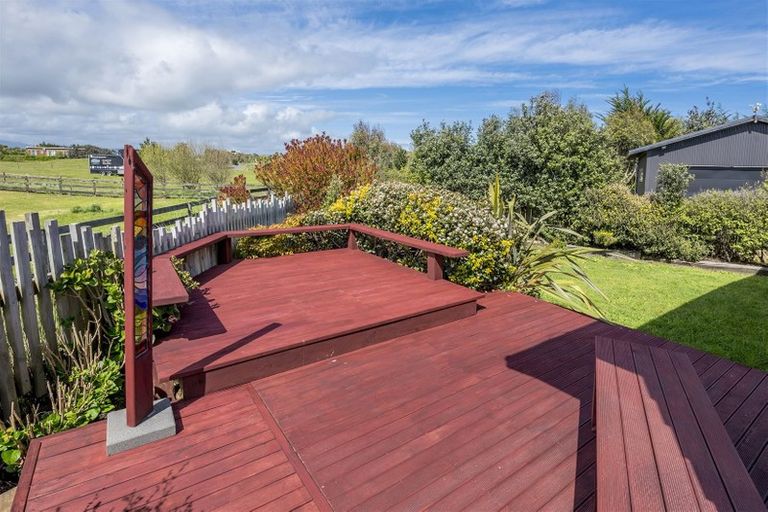Photo of property in 3 Mavis Avenue, Waikawa Beach, Manakau, 5573
